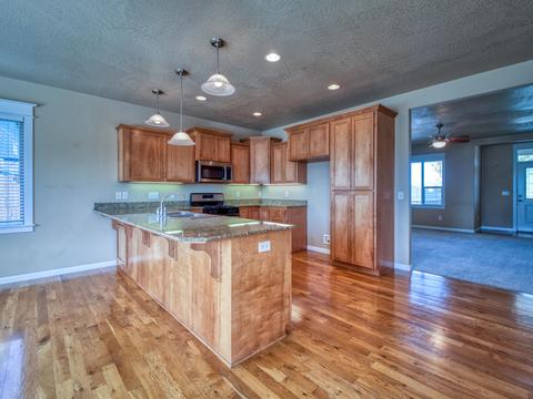 873 Crystal Dr, Eagle Point, OR 97524 photo 9
