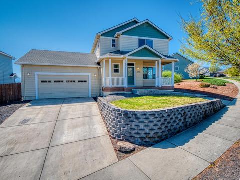 873 Crystal Dr, Eagle Point, OR 97524 photo 1