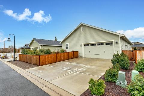 414 Stone Pointe Dr, Central Point, OR 97502 photo 25