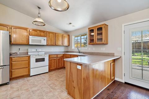 109 C Ct, Phoenix, OR 97535 photo 11