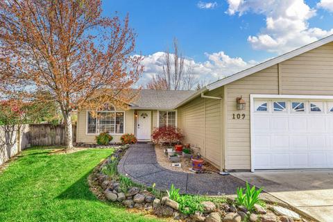 109 C Ct, Phoenix, OR 97535 photo 1