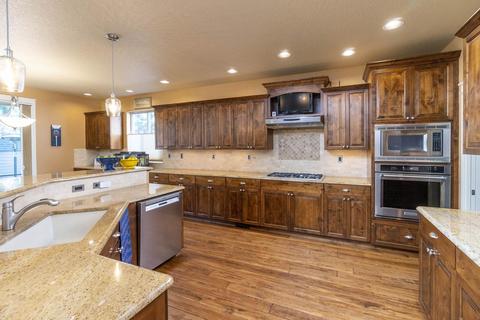 20540 Jacklight Ln, Bend, OR 97702 photo 4