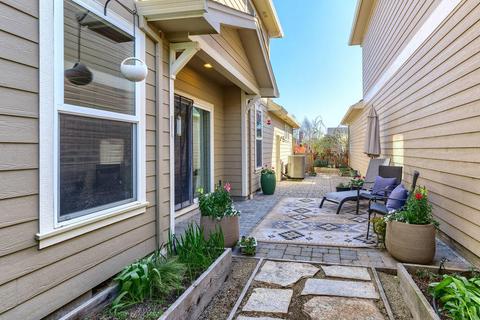 1126 Rustler Peak St, Central Point, OR 97502 photo 6