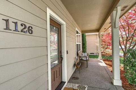 1126 Rustler Peak St, Central Point, OR 97502 photo 4