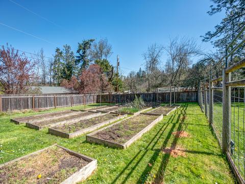 155 E 49th Ave, Eugene, OR 97401 photo 21