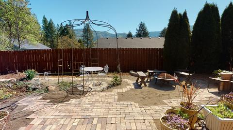 290 Crestview Loop, Grants Pass, OR 97527 photo 27