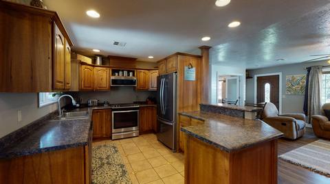 290 Crestview Loop, Grants Pass, OR 97527 photo 4