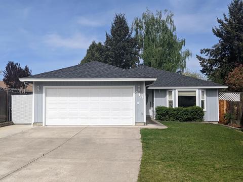 448 Daniel St, Central Point, OR 97502 photo 1
