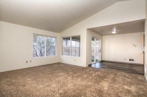 61847 Avonlea Cir, Bend, OR 97702 photo 6