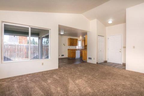 61847 Avonlea Cir, Bend, OR 97702 photo 7