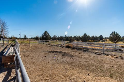 62425 Stenkamp Rd, Bend, OR 97701 photo 38