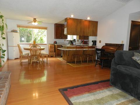737 Hemlock Ct, Central Point, OR 97502 photo 6