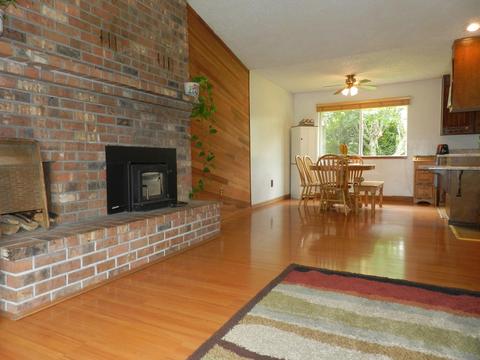 737 Hemlock Ct, Central Point, OR 97502 photo 5