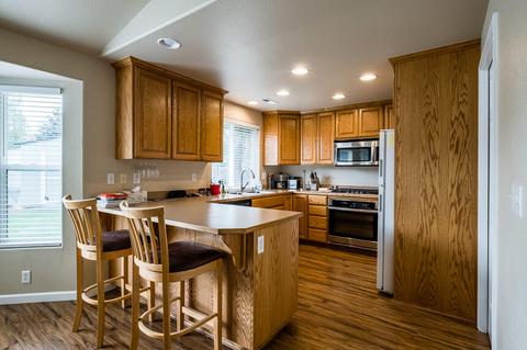 561 Crystal Dr, Eagle Point, OR 97524 photo 9