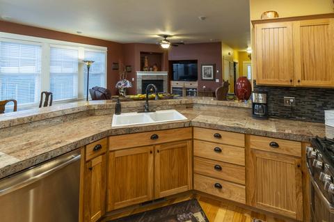 1272 NW Ithaca Ave, Bend, OR 97703 photo 8