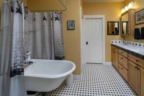 1272 NW Ithaca Ave, Bend, OR 97703 photo 11