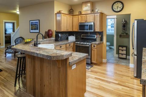 1272 NW Ithaca Ave, Bend, OR 97703 photo 7