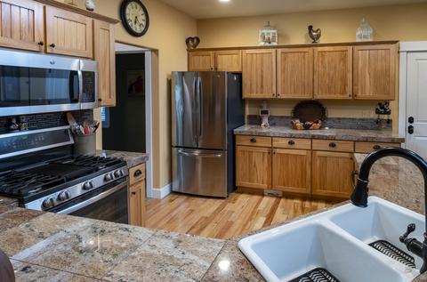 1272 NW Ithaca Ave, Bend, OR 97703 photo 9
