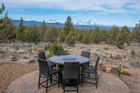 65570 Sisemore Rd, Bend, OR 97703 photo 2