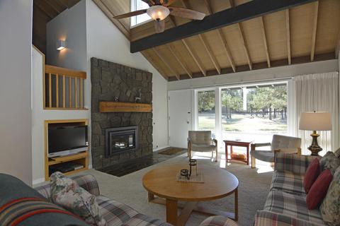57251 Meadow House Loop, Sunriver, OR 97707 photo 4