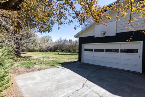 2100 NE 8th St, Bend, OR 97701 photo 3