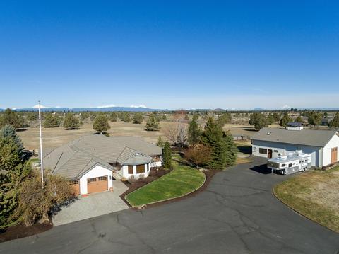 22575 Skyview Ln, Bend, OR 97702 photo 1