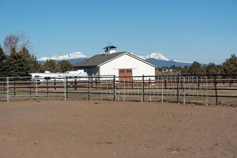 22575 Skyview Ln, Bend, OR 97702 photo 4