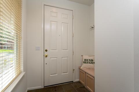 61562 Devils Lake Dr, Bend, OR 97702 photo 5