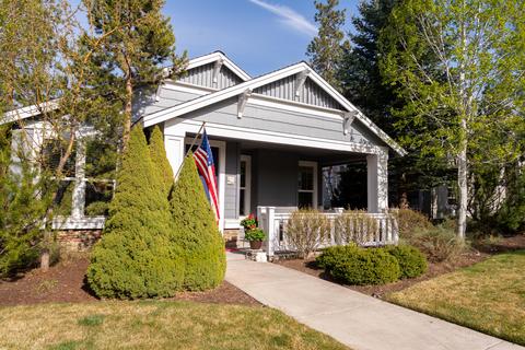 61562 Devils Lake Dr, Bend, OR 97702 photo 2