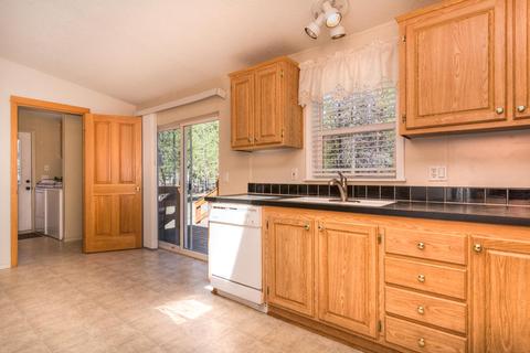 16292 Lava Dr, La Pine, OR 97739 photo 9