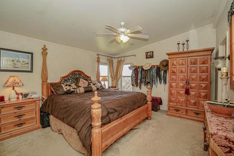 6684 Table Rock Rd, Central Point, OR 97502 photo 11