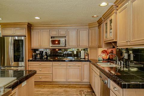 6684 Table Rock Rd, Central Point, OR 97502 photo 17