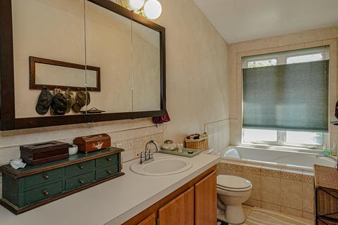 6684 Table Rock Rd, Central Point, OR 97502 photo 14