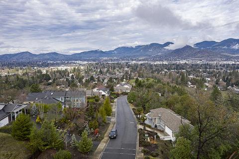 1580 Panoramic Loop, Grants Pass, OR 97527 photo 24