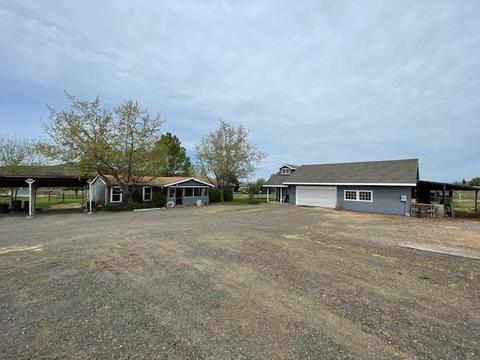 4890 Kay Ct, Eagle Point, OR 97524 photo 2