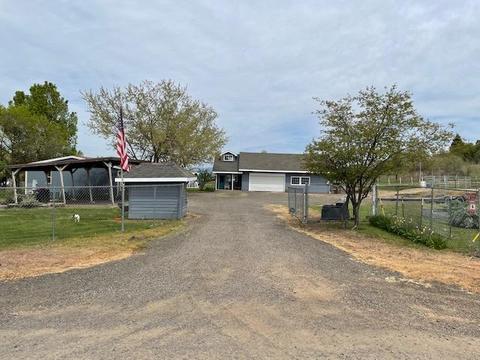 4890 Kay Ct, Eagle Point, OR 97524 photo 1