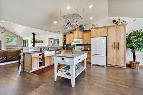 1350 Hammel Rd, Eagle Point, OR 97524 photo 13