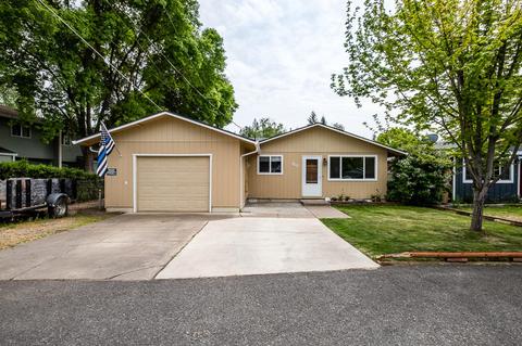 522 St Thomas Ln, Eagle Point, OR 97524 photo 1