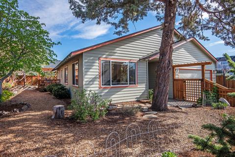21224 Keyte Rd, Bend, OR 97701 photo 2