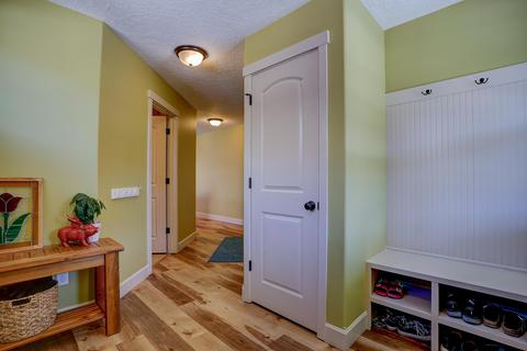 61932 Lorrin Pl, Bend, OR 97702 photo 4