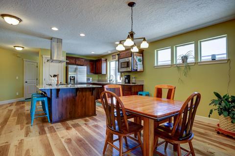 61932 Lorrin Pl, Bend, OR 97702 photo 13