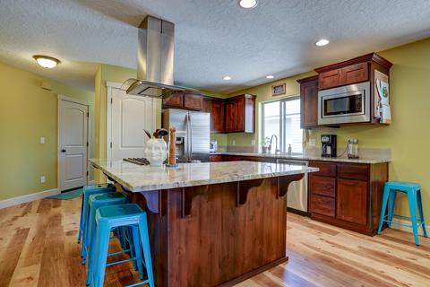 61932 Lorrin Pl, Bend, OR 97702 photo 11