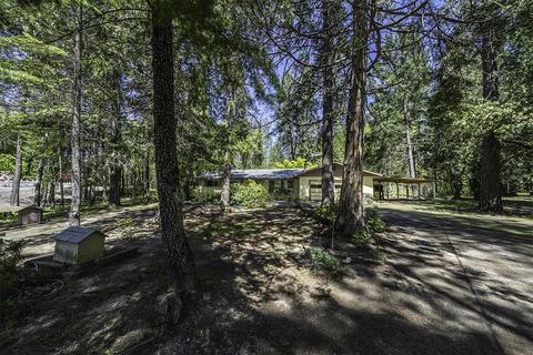 183 Ruby Dr, Grants Pass, OR 97527 photo 2