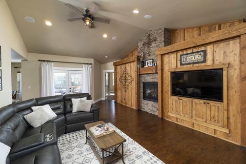 60898 Raintree Ct, Bend, OR 97702 photo 5