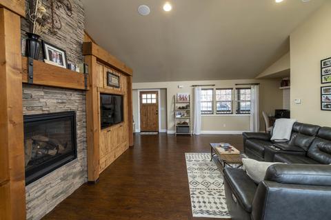 60898 Raintree Ct, Bend, OR 97702 photo 4