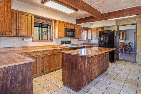 63591 Gentry Loop, Bend, OR 97701 photo 6