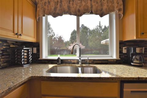 345 SE Soft Tail Loop, Bend, OR 97702 photo 10