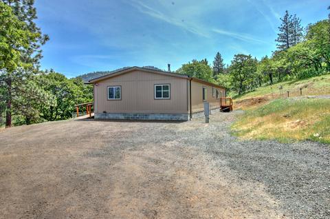 7610 Torrey Pines Ter, Eagle Point, OR 97524 photo 1