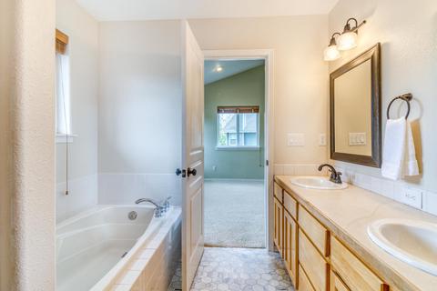 20901 Crystal Ct, Bend, OR 97701 photo 22
