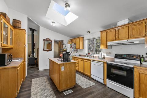 52657 Pine Dr, La Pine, OR 97739 photo 8